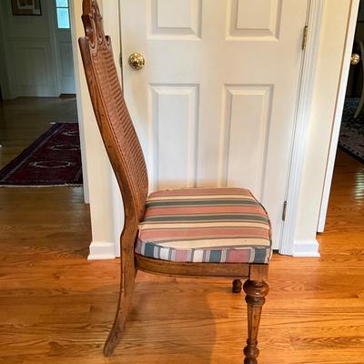K755 Drexel Dining Table With Cane Back Dining Chairs