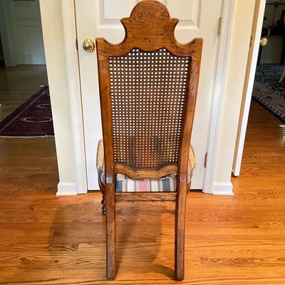 K755 Drexel Dining Table With Cane Back Dining Chairs