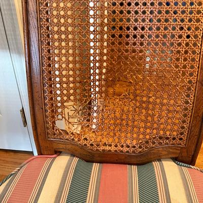 K755 Drexel Dining Table With Cane Back Dining Chairs