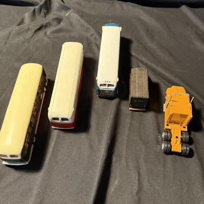 K-Line Kruisers Toy Trucks and Buses (LR-BM)