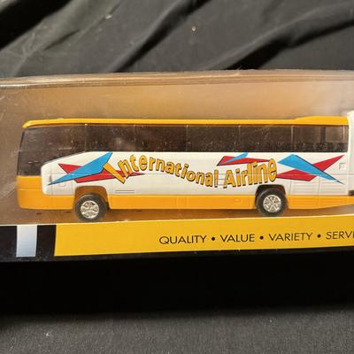 K-Line Kruisers Toy Trucks and Buses (LR-BM)