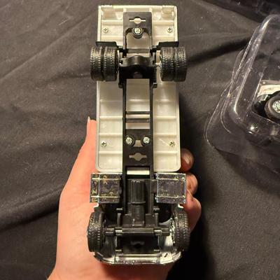 K-Line Kruisers Toy Trucks and Buses (LR-BM)