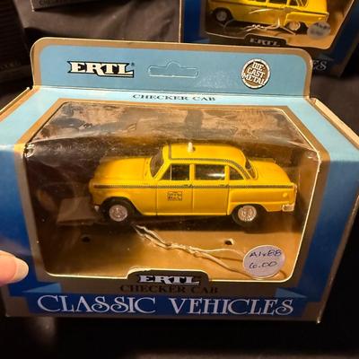ERTL Checker Cab and More (LR-BM)