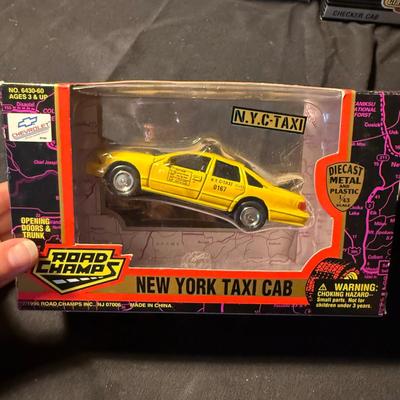 ERTL Checker Cab and More (LR-BM)