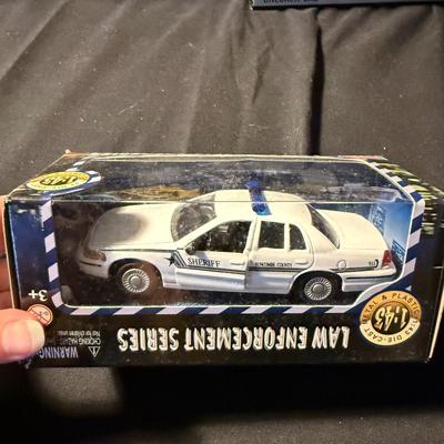 ERTL Checker Cab and More (LR-BM)