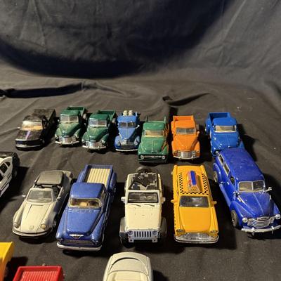ERTL Checker Cab and More (LR-BM)