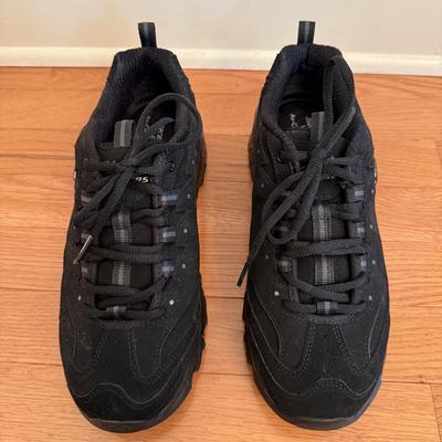 Sketchers, Oofos, & More Women’s Size 8/9 Sneakers (DR-HS)