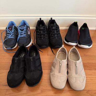 Sketchers, Oofos, & More Women’s Size 8/9 Sneakers (DR-HS)