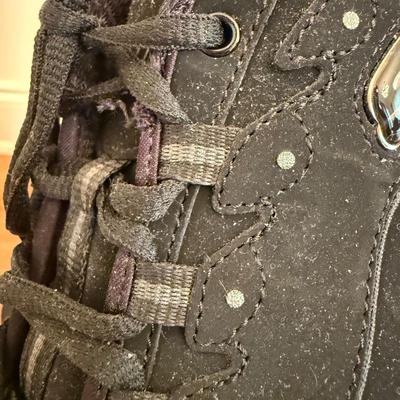 Sketchers, Oofos, & More Women’s Size 8/9 Sneakers (DR-HS)