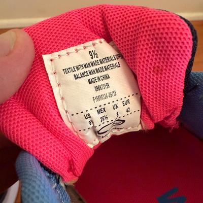 Sketchers, Oofos, & More Women’s Size 8/9 Sneakers (DR-HS)