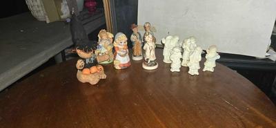 Mini figures