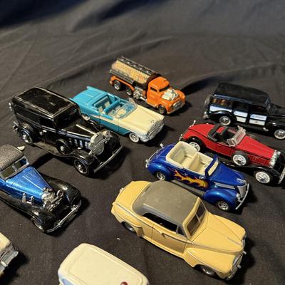 Collection of 1930’s-50’s Die Cast Cars and Trucks (LR-BM)