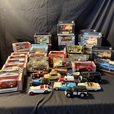Collection of 1930’s-50’s Die Cast Cars and Trucks (LR-BM)