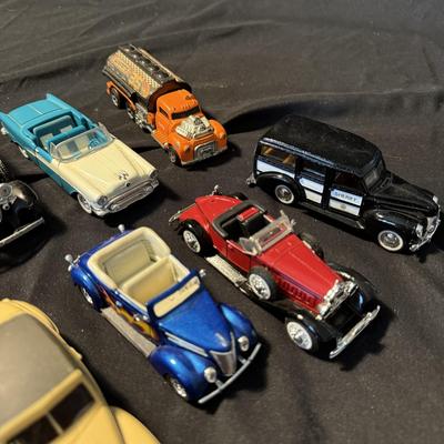 Collection of 1930’s-50’s Die Cast Cars and Trucks (LR-BM)