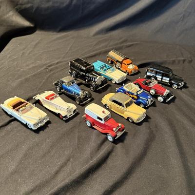 Collection of 1930’s-50’s Die Cast Cars and Trucks (LR-BM)