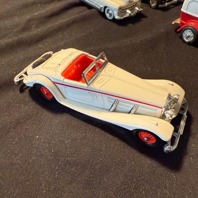 Collection of 1930’s-50’s Die Cast Cars and Trucks (LR-BM)