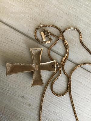 Avon Brushed Gold Pendant and Chain