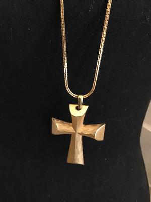 Avon Brushed Gold Pendant and Chain