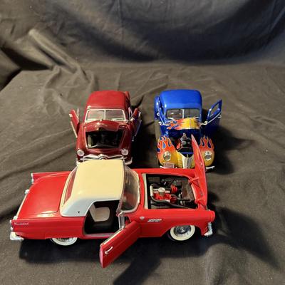 1:24 and 1:18 Die Cast Autos (LR-BM)