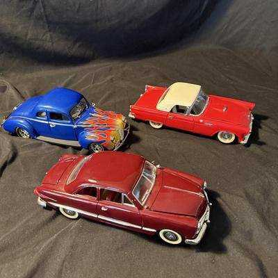 1:24 and 1:18 Die Cast Autos (LR-BM)