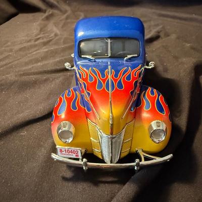 1:24 and 1:18 Die Cast Autos (LR-BM)