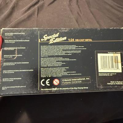 1:24 and 1:18 Die Cast Autos (LR-BM)