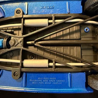 1:24 and 1:18 Die Cast Autos (LR-BM)
