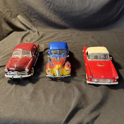 1:24 and 1:18 Die Cast Autos (LR-BM)