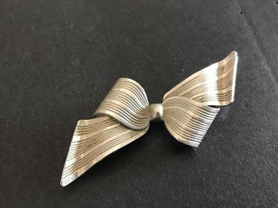 Vintage Ribbon Brooch