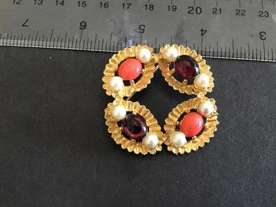 Beautiful Vintage multi stone Brooch