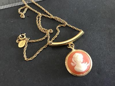 Avon Vintage Cameo Necklace