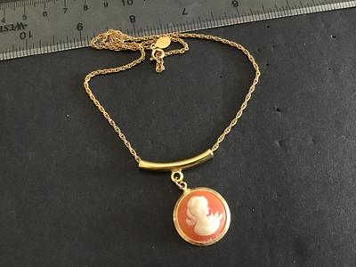 Avon Vintage Cameo Necklace