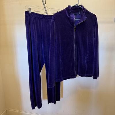Warm & Cozy Clothing by Northface, Oleg Cassini, & More (E-HS)