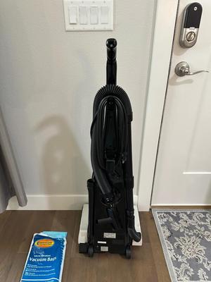 RICCAR VACUUM WITH EXTRA BAGS