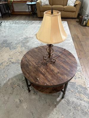2-TIERED TABLE WITH LAMP
