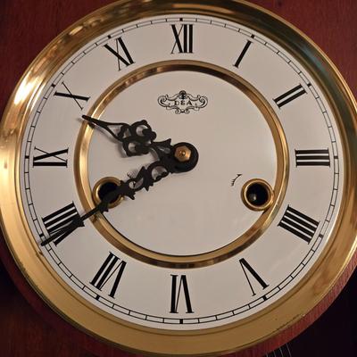 LOT 2D: D&A Wall Clock
