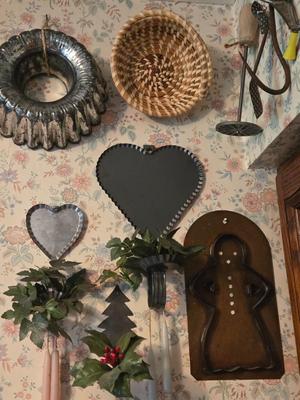 LOT 31K: Vintage Country Kitchen Decor