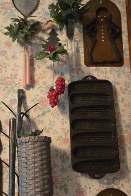 LOT 31K: Vintage Country Kitchen Decor