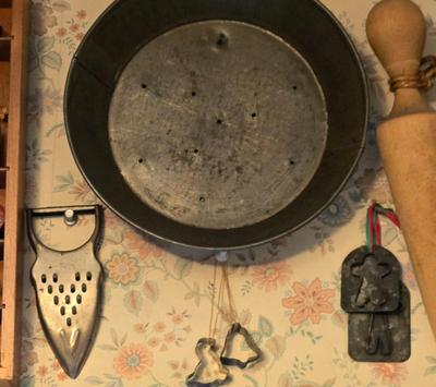 LOT 32K: Various Pieces of Vintage Kitchen Tools Used for Wall Decor and More