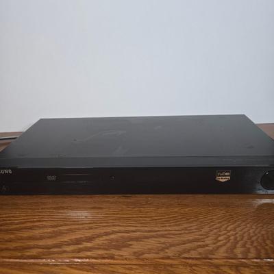 LOT 53X: Samsung DVD Player with Remote