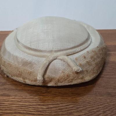 LOT 62X: Ladies' Hats and Hatbox