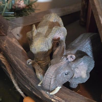 LOT 65H: Noah's Ark Display