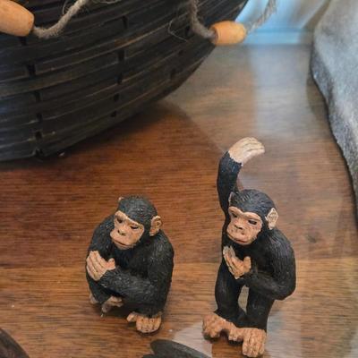 LOT 65H: Noah's Ark Display