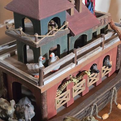 LOT 65H: Noah's Ark Display