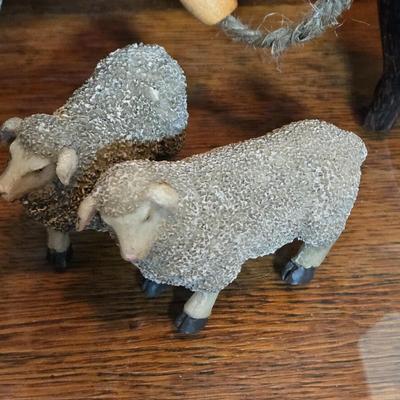 LOT 65H: Noah's Ark Display