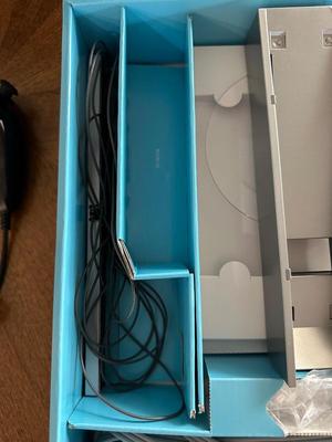 Wii GAME CONSOLE AND CONTROLLER