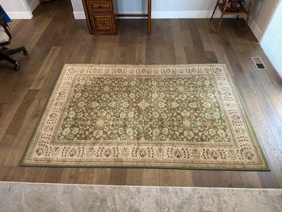 AREA RUG
