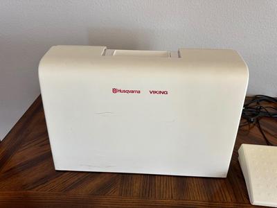 HUSQVARNA VIKING QUILT DESIGNER SEWING MACHINE