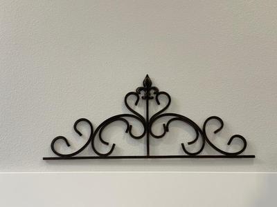 METAL WALL DECOR AND CLOCK