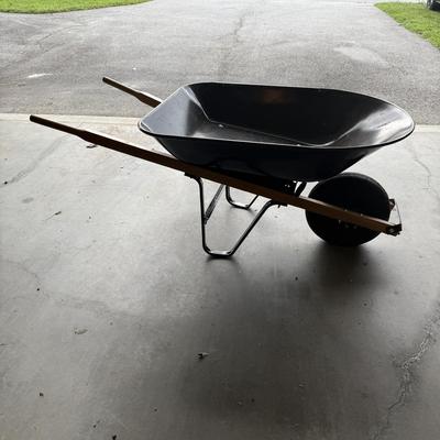 Blue Hawk Wheelbarrow with Evercraft Tire Inflator (G-HS)